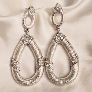 Tear drop earing